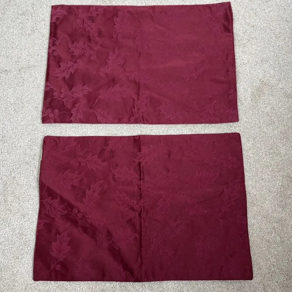 Pier‎ 1 Imports Burgundy Red Holly Holiday Placemats 13X19